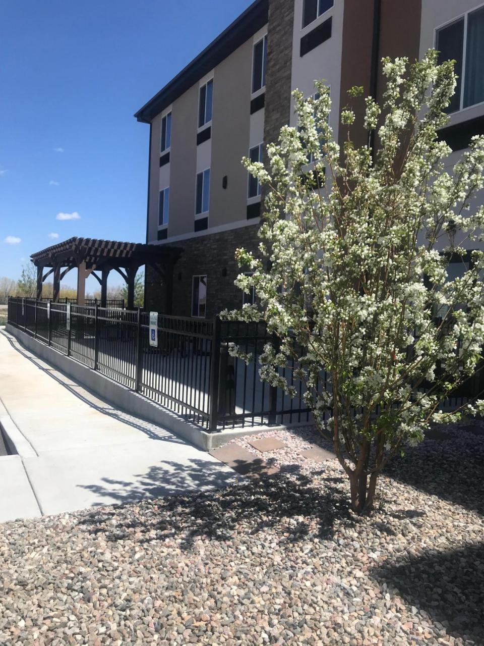 Heartland Inn And Suites Wheatland Exterior photo